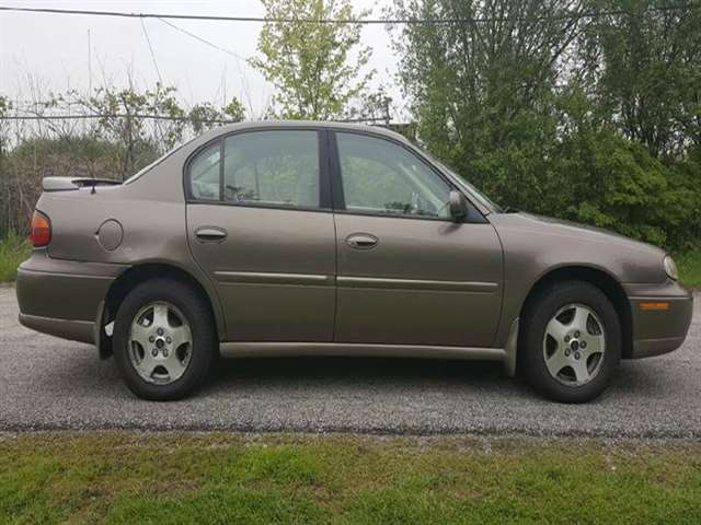 Chevrolet Malibu 2002 photo 1